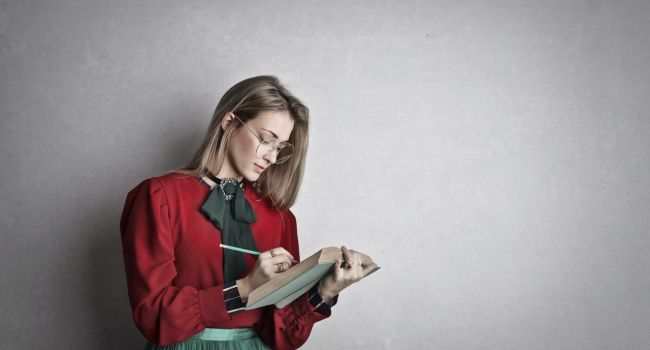 Чим відрізняється блузка від сорочки