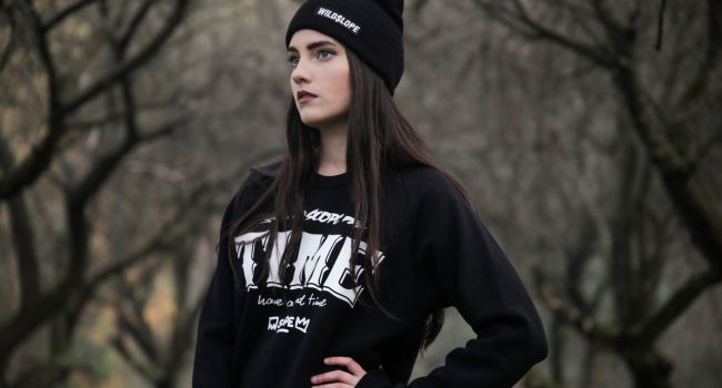 Чим відрізняється світшот від худі