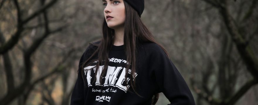 Чим відрізняється світшот від худі