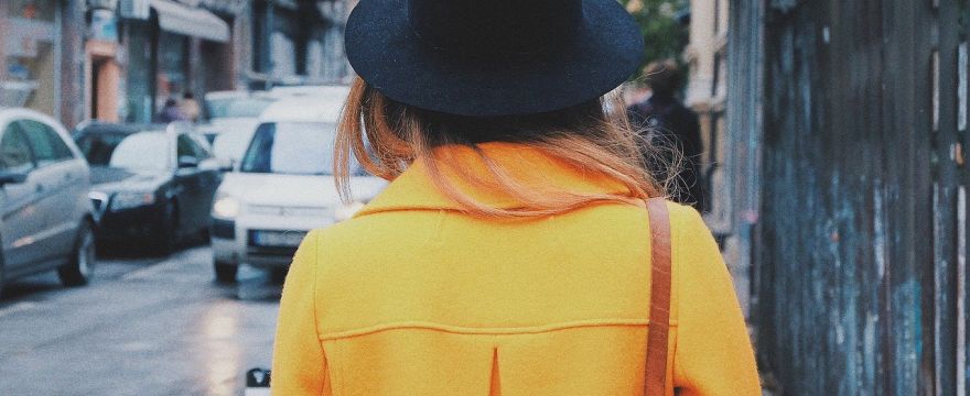 Як і з чим правильно носити плащі та пальта класичні, молодіжні, тренчкоти, дафлкоти