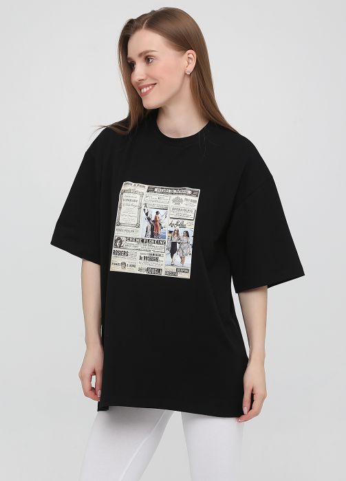 Футболка женская Only Women черная с рисунком газета 