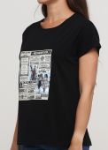 Футболка жіноча fiona Only Women чорна з малюнком газета Футболка жіноча fiona Only Women чорна з малюнком газета