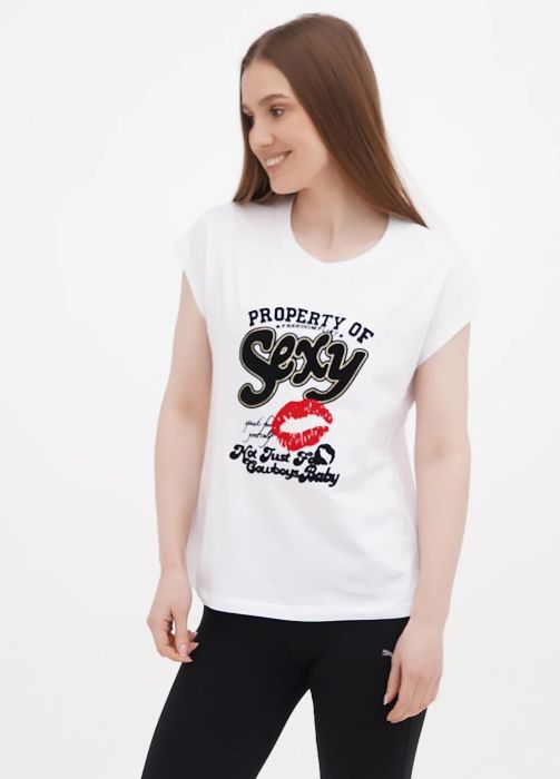 Футболка женская Fiona Only Women белая с рисунком Sexy