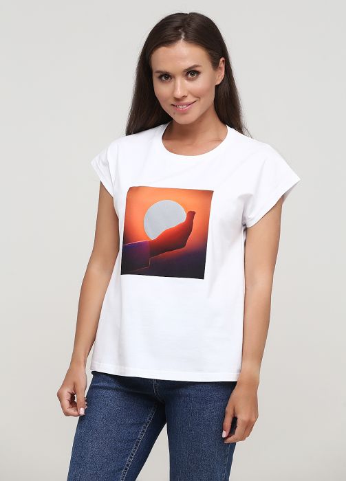 Футболка женская белая с рисунком рука-луна Only Women